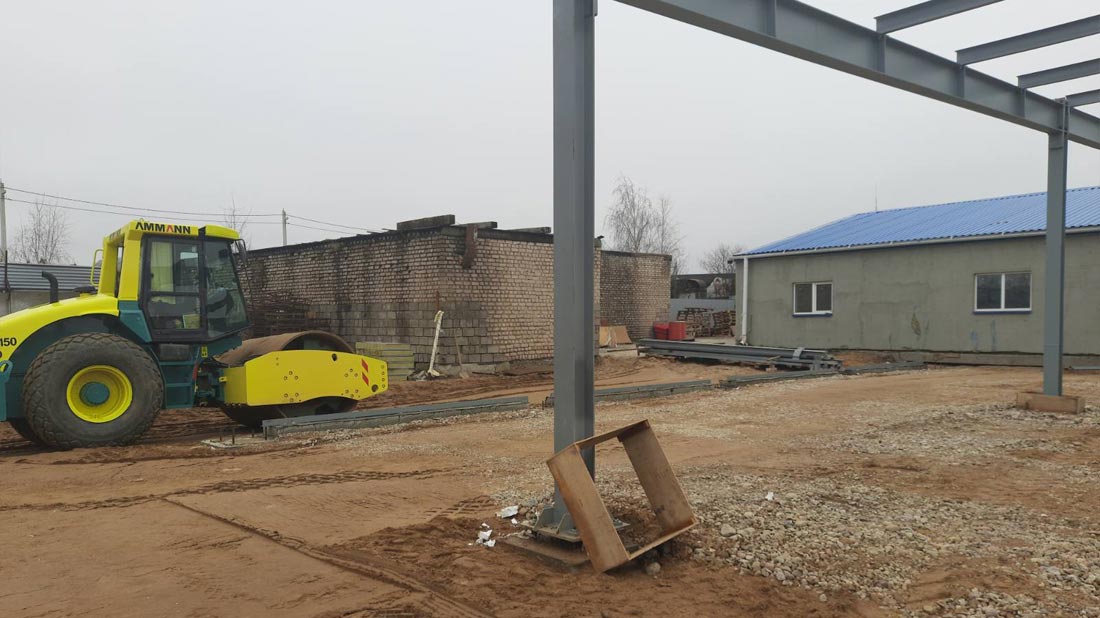 Строительство складов для мебели в городе Барановичи. Виброкаток грунтовый Ammann Asc 150HD